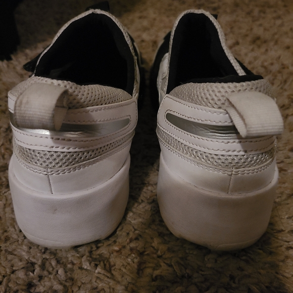 Jordans - Picture 3 of 4